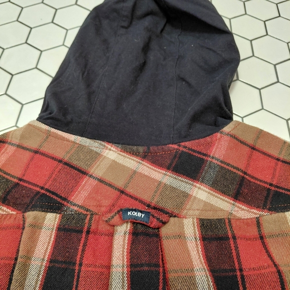 Red and Black Flannel Plaid Casual Button Down Shirt with Hood - Picture 4 of 11